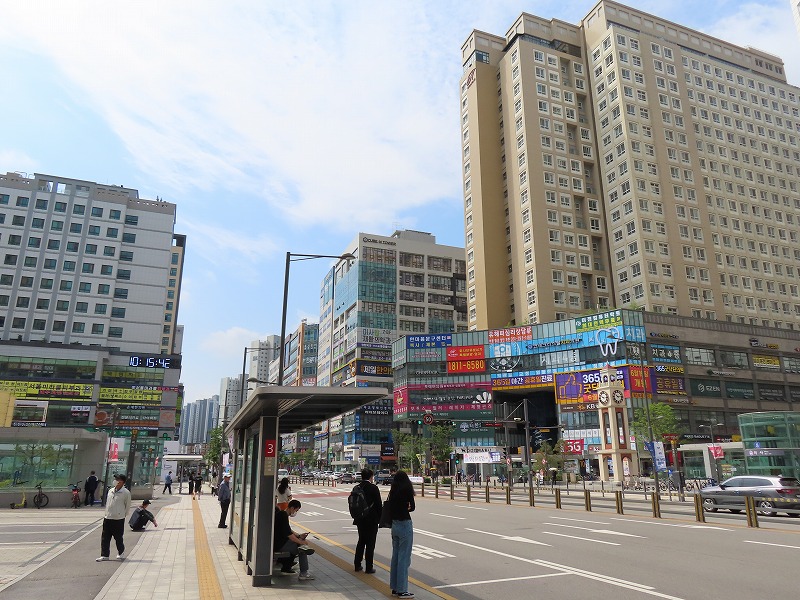ソウルのミサ駅前のバス停