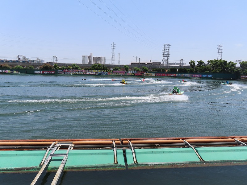 ボートレース尼崎の1マーク側水面