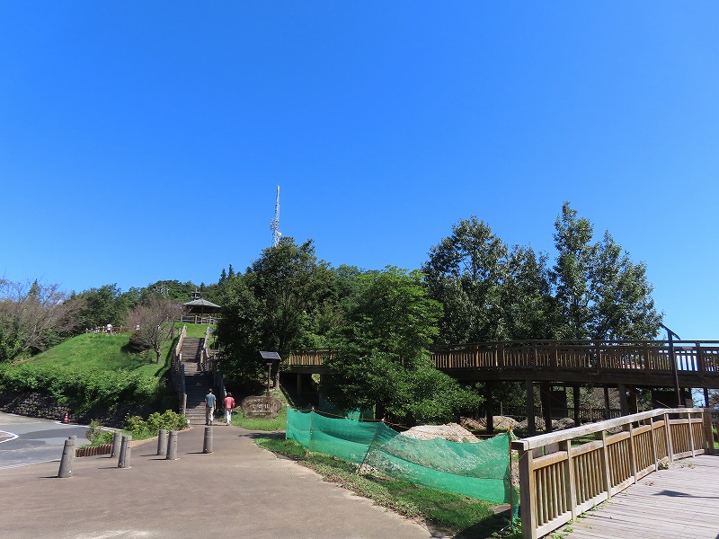 火の山山頂への遊歩道